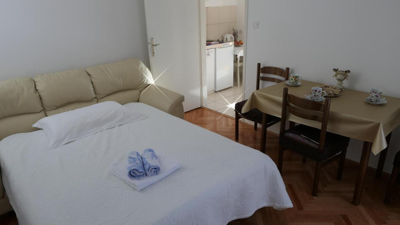 Apartmani Damir Livajic Omis Exterior photo